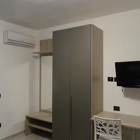 Alba Chiara לינה וארוחת בוקר 3*